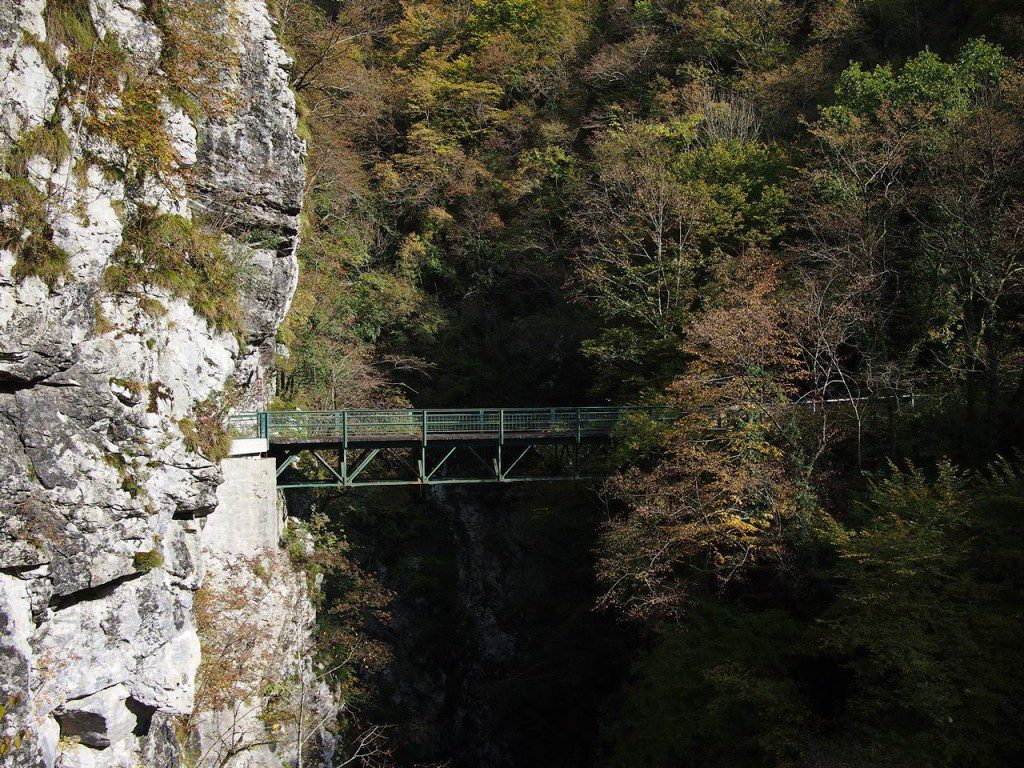 Tolminska korita: una meraviglia della natura 7 Il ponte del Diavolo - Hudičev most