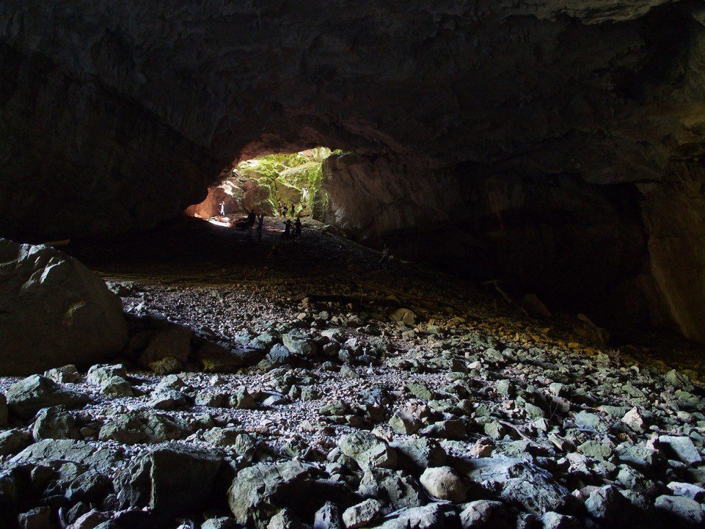 Tra grotte e torrenti: Rakov Škocjan d'estate 5 All'interno della Tkalca jama, la grotta del tessitore a Rakov Škocjan.
