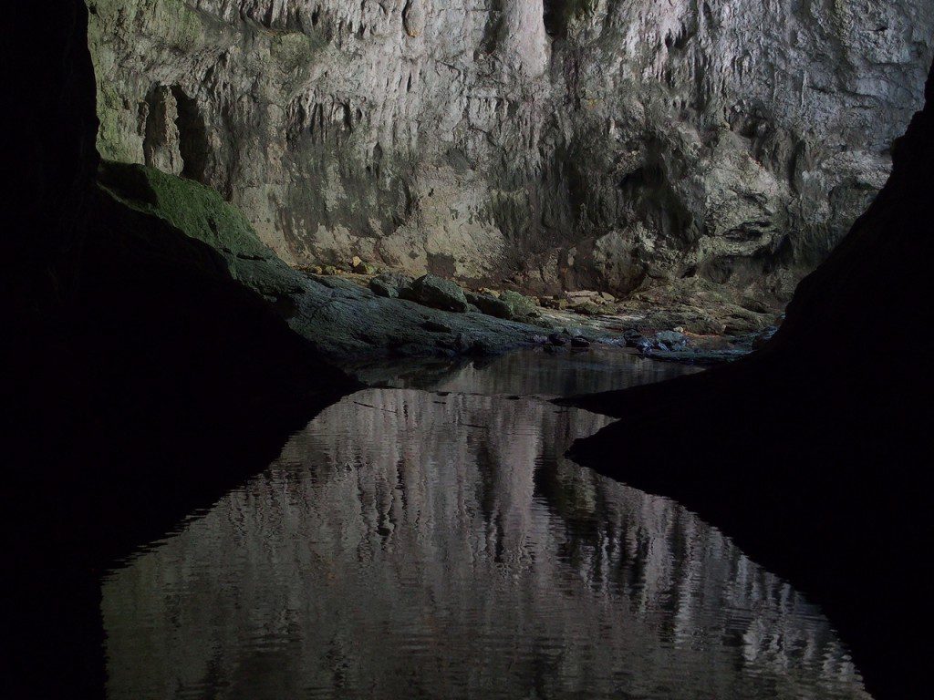 Tra grotte e torrenti: Rakov Škocjan d'estate 9 La misteriosa grotta allagata di Rakov Škocjan.