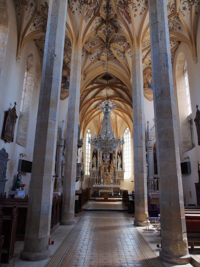 L'interno della chiesa di Šentrupert
