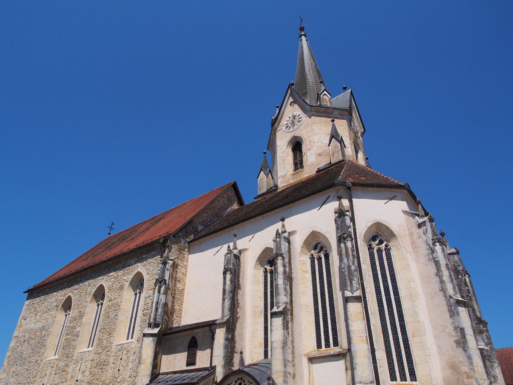 L'esterno della parrocchiale di Šentrupert