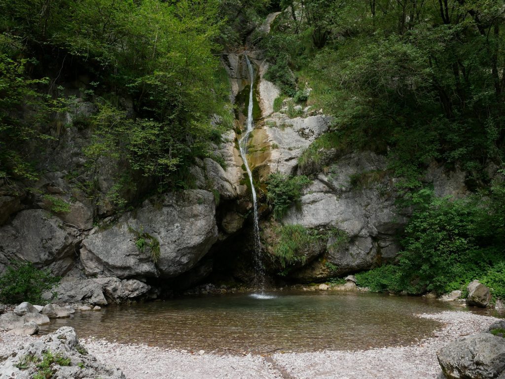 Koseška korita: cascate, gole e una chiesetta del '300 13 La cascata (inferiore) Krampež