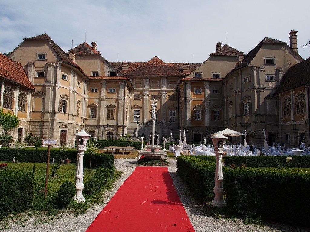 Dvorec Štatenberg: il palazzo estivo degli Attems 5 Štatenberg