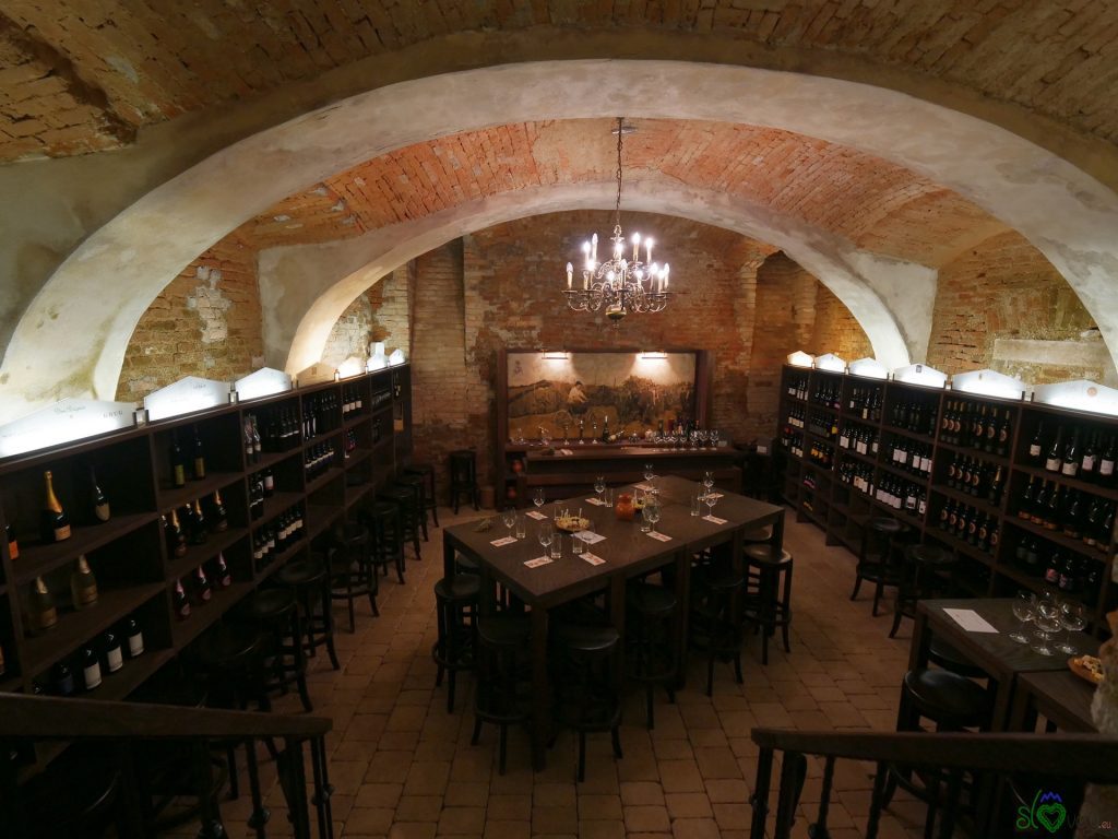 Ptuj, antico luogo di-vino 9 Lo splendido interno della cantina Osterberger