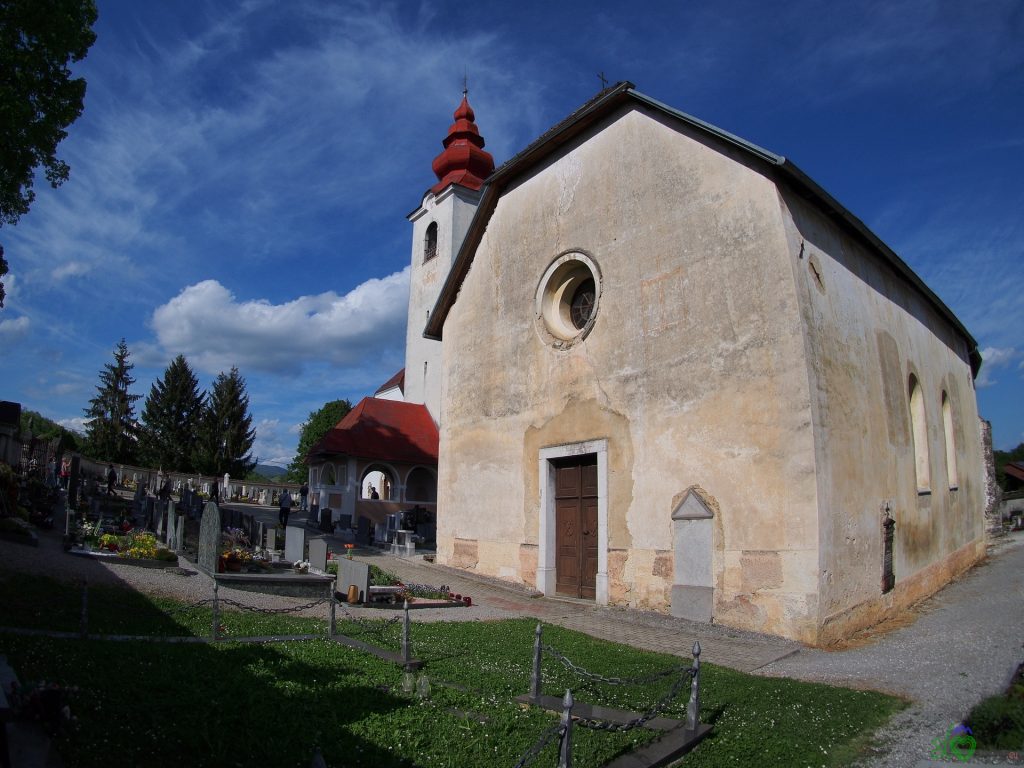 Tre chiese una accanto all'altra: Tri fare 10 La chiesa dedicata alla Madonna di Lourdes