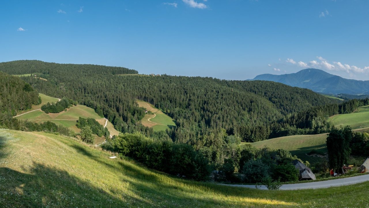 Il panorama da Strojna, nella Koroška.