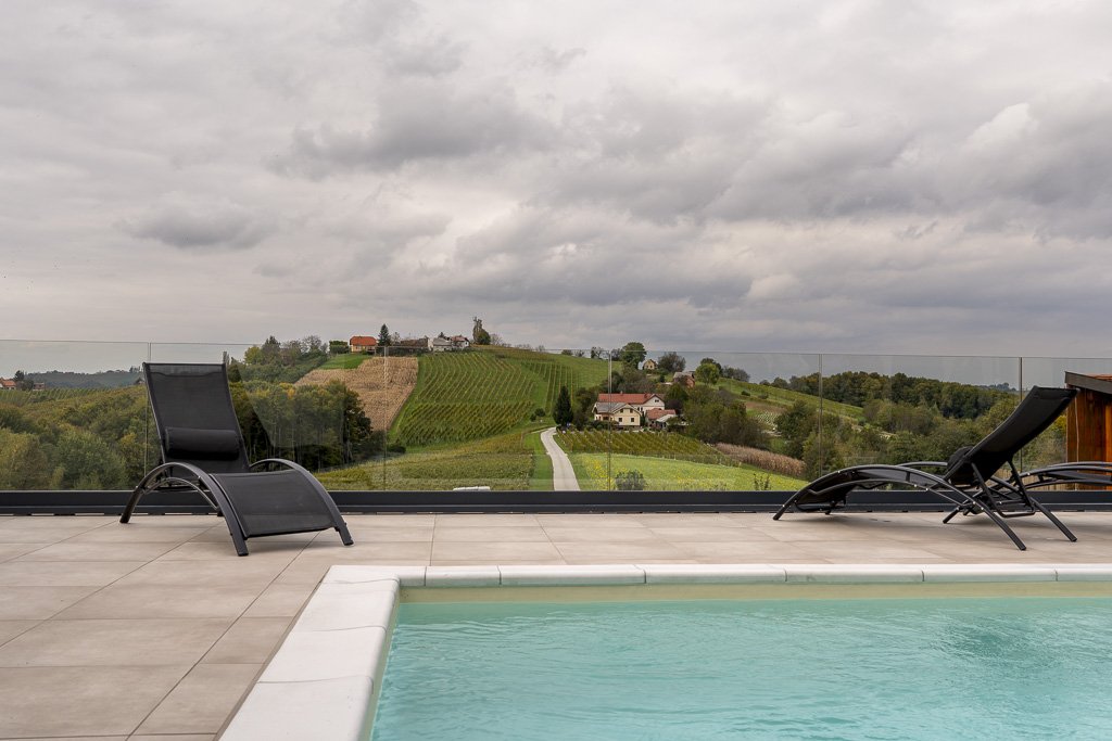 Alla scoperta della Prlekija tra vino e relax 24 Una piscina con questa vista sui vigneti non capita tutti i giorni...