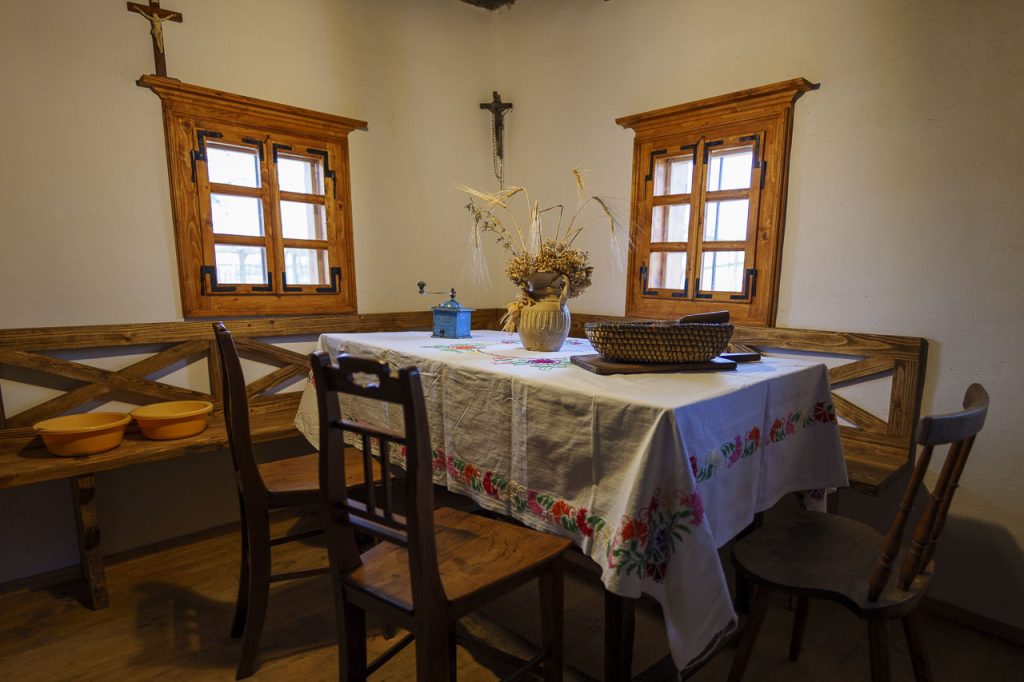Slovenske gorice: un mondo da scoprire nella Slovenia orientale 5 All'interno della "hiša" la stanza principale della casa.