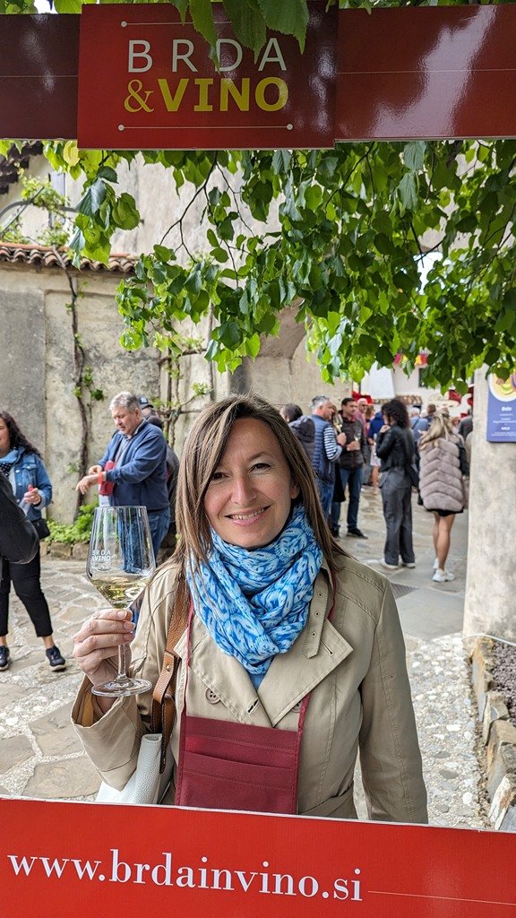 Brda & Vino a Šmartno: perché è un evento da non perdere 9 Calice pieno e via a esplorare Brda & Vino!