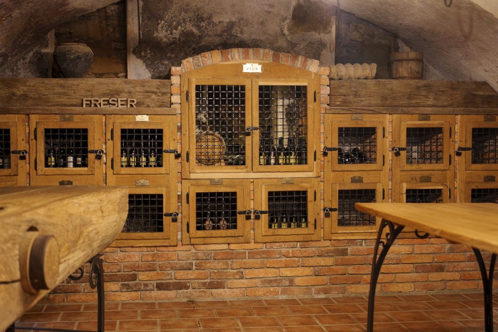La splendida cantina sotterranea di Frešer.