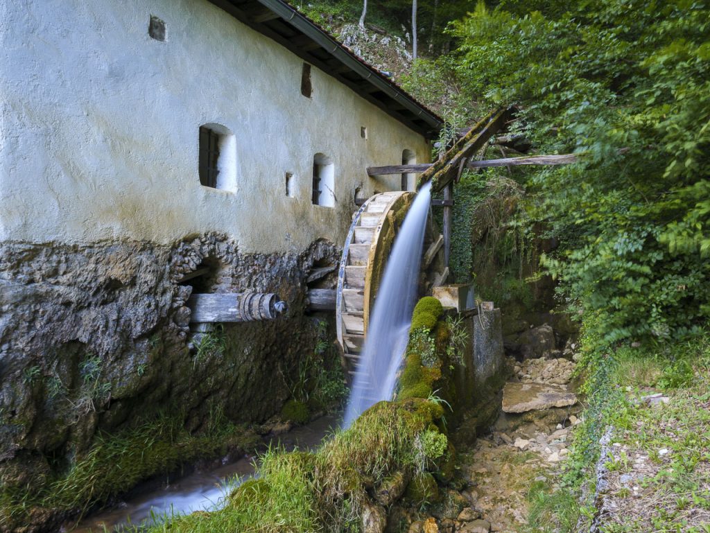 La forza dell'acqua che muoveva la pala del Vovkov mlin.