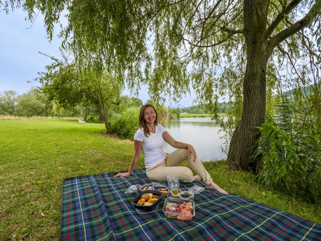 Pic-nic in riva allo Škalsko jezero a Velenje.