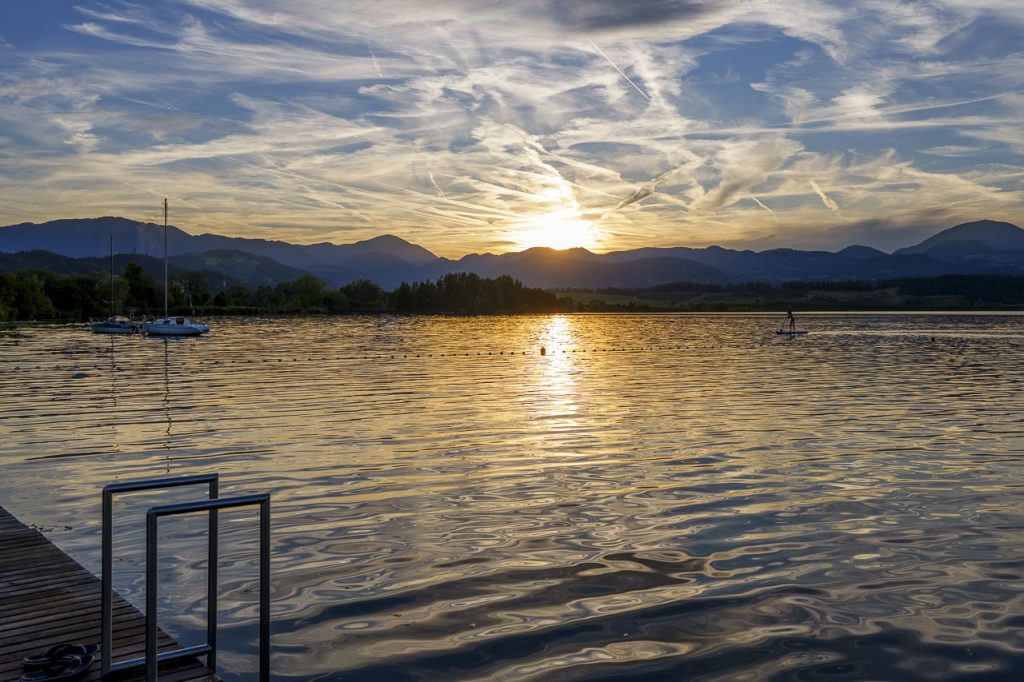 Velenje, la più giovane e dinamica città slovena 27 Uno splendido tramonto sul lago di Velenje.