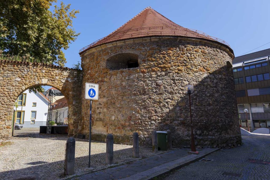 Vodni Stolp, la torre dell'acqua, una delle 2 torri medievali sopravvissute.