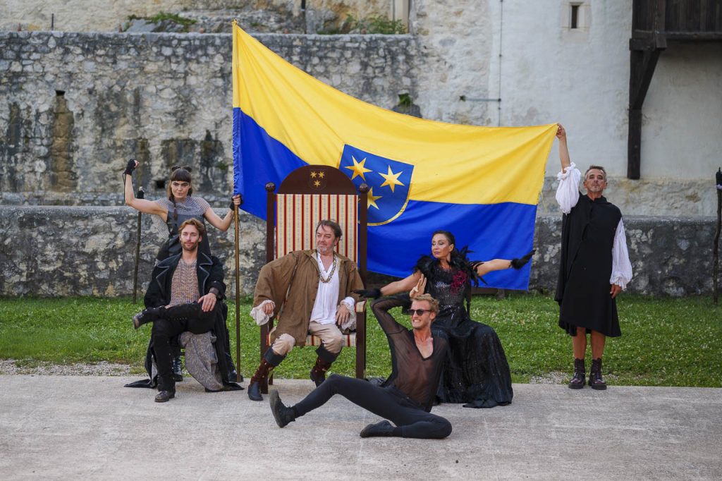 I protagonisti dello spettacolo "Celjski vsi".