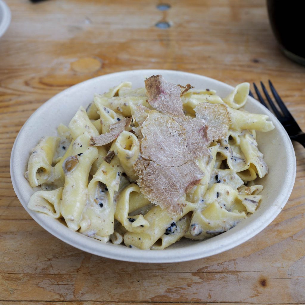 A caccia del sublime tartufo bianco istriano a Motovun – Montona 11 Un piatto di fuži istriani col tartufo bianco: il premio migliore!