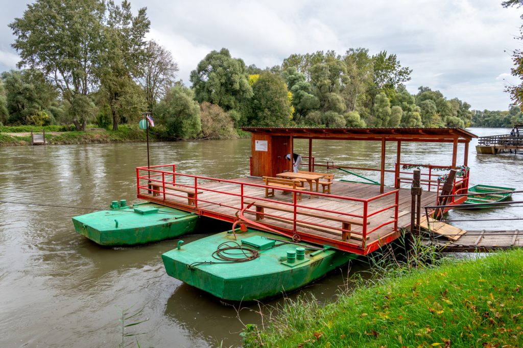 Il "brod", traghetto senza motore sul fiume Mura.