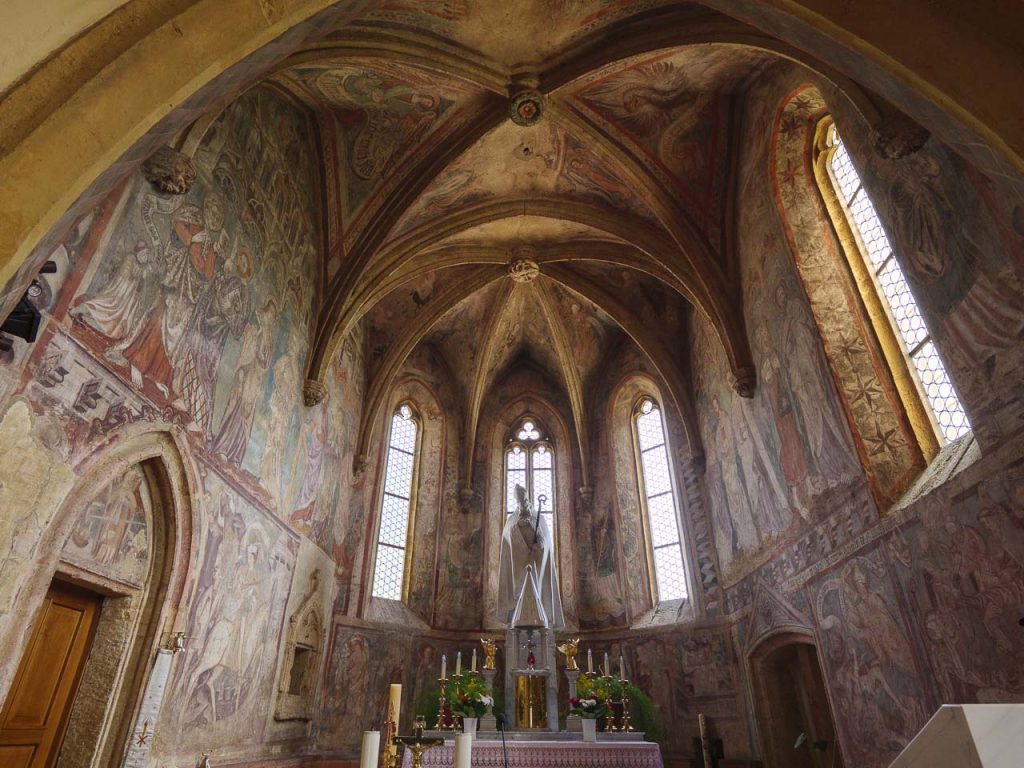 Gli splendidi affreschi della chiesa di San Martino a Martjanci.
