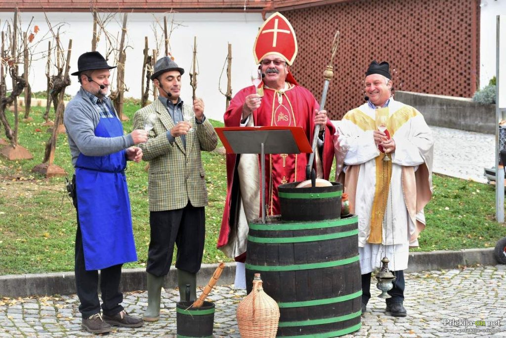Benedizione del mosto a Ormož (prlekija-on.net).