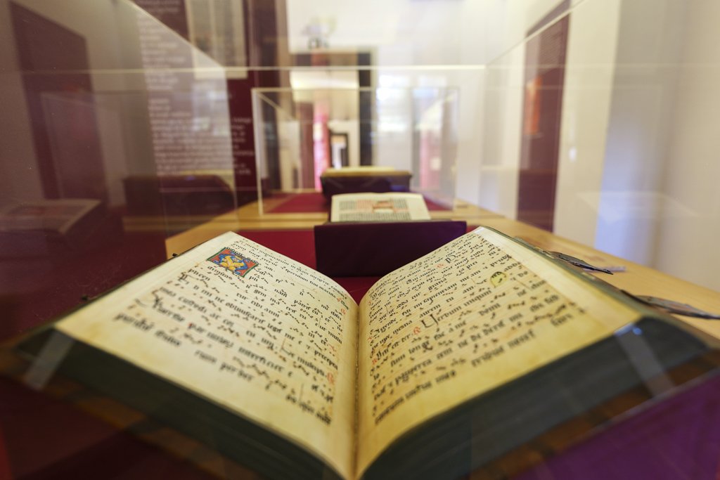 Un antico manoscritto certosino conservato al monastero.