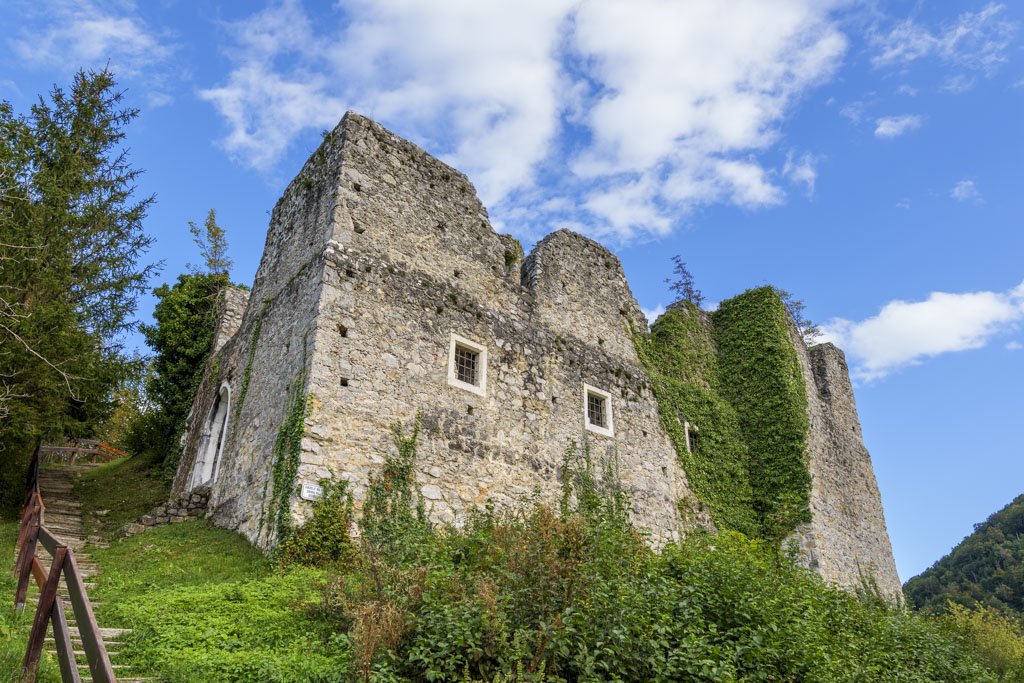 Le affascinanti rovine dello Stari Grad di Slovenske Konjice.