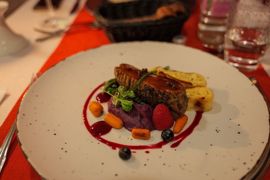 Deliziosi piatti al ristorante à la carte Sofija.