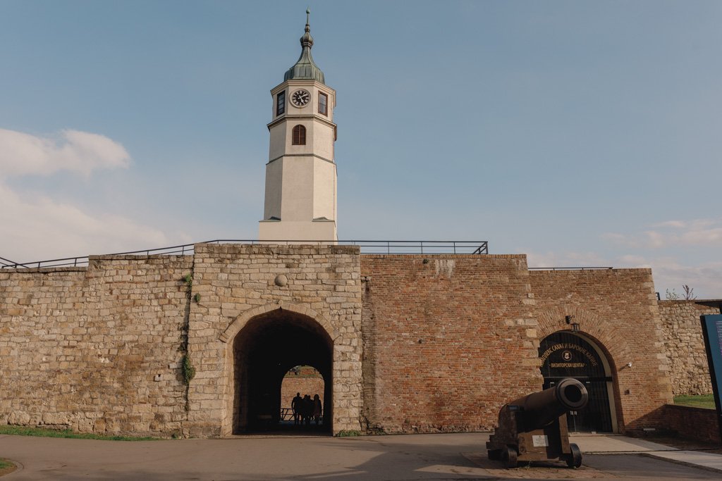 Alla scoperta della Serbia a Belgrado e dintorni 5 Sahat kula, una delle tante porte della fortezz di Kalemegdan.
Alla scoperta della Serbia
