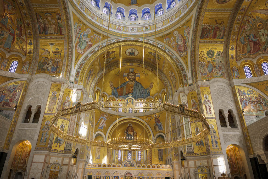 Alla scoperta della Serbia a Belgrado e dintorni 16 Lo spettacolare interno del Tempio di San Sava.
Alla scoperta della Serbia.