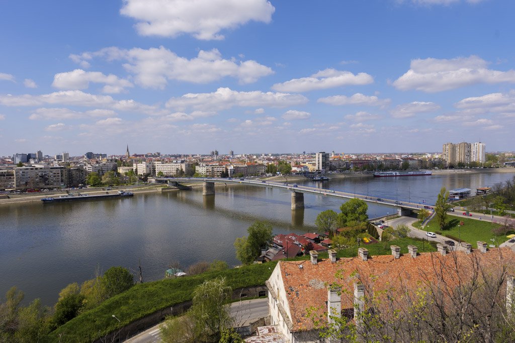Alla scoperta della Serbia a Belgrado e dintorni 33 Il Danubio e Novi Sad visti dalla fortezza di Petrovaradin.
Alla scoperta della Serbia.