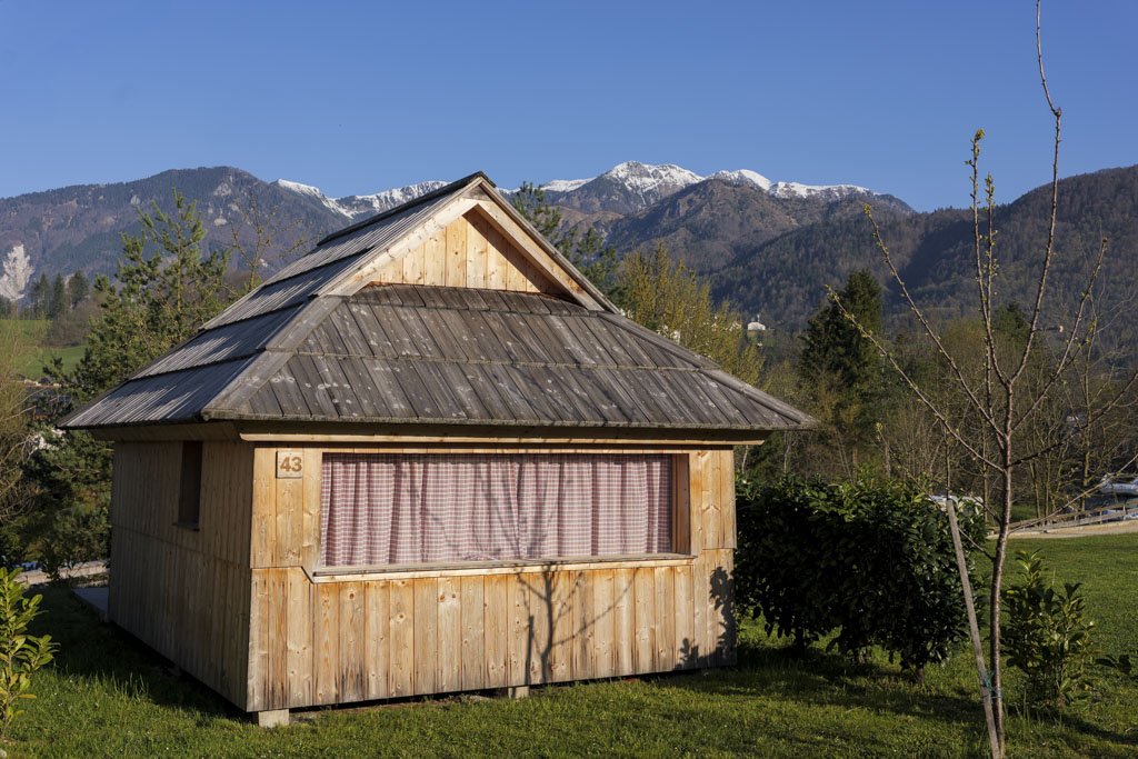 Glamping con vista sulle Alpi allo Slovenia Eco Resort.