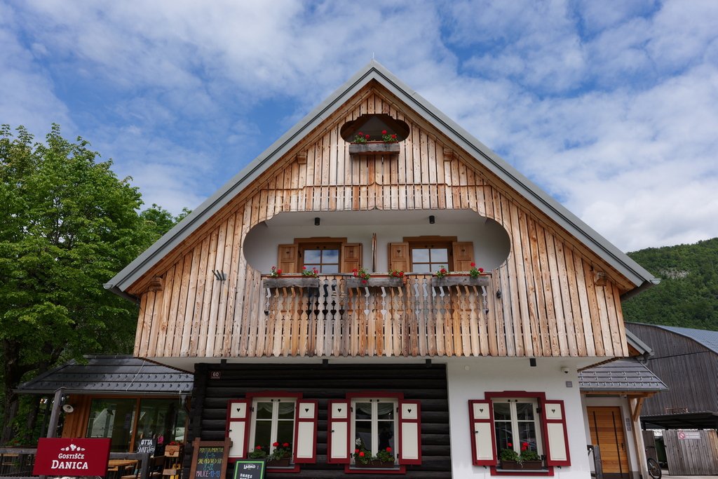 Il Festival della flora alpina di Bohinj 13 Gostišče Danica, uno splendido locale a Bohinjska Bistrica.