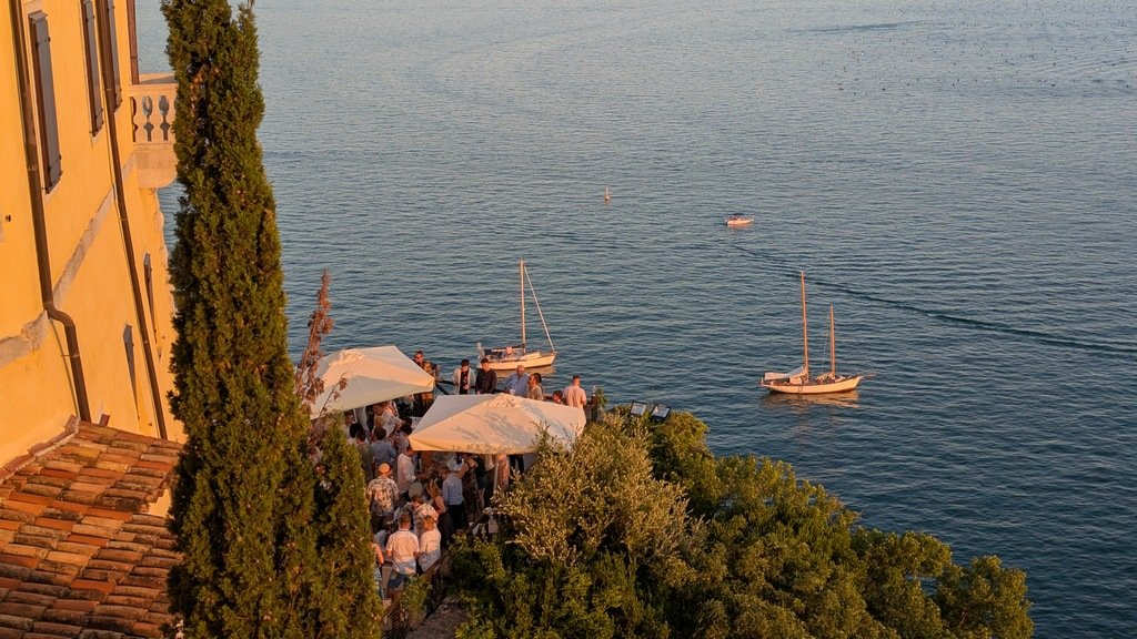Mangiare direttamente sulla scogliere, una meraviglia! Mare e Vitovksa in morje.
