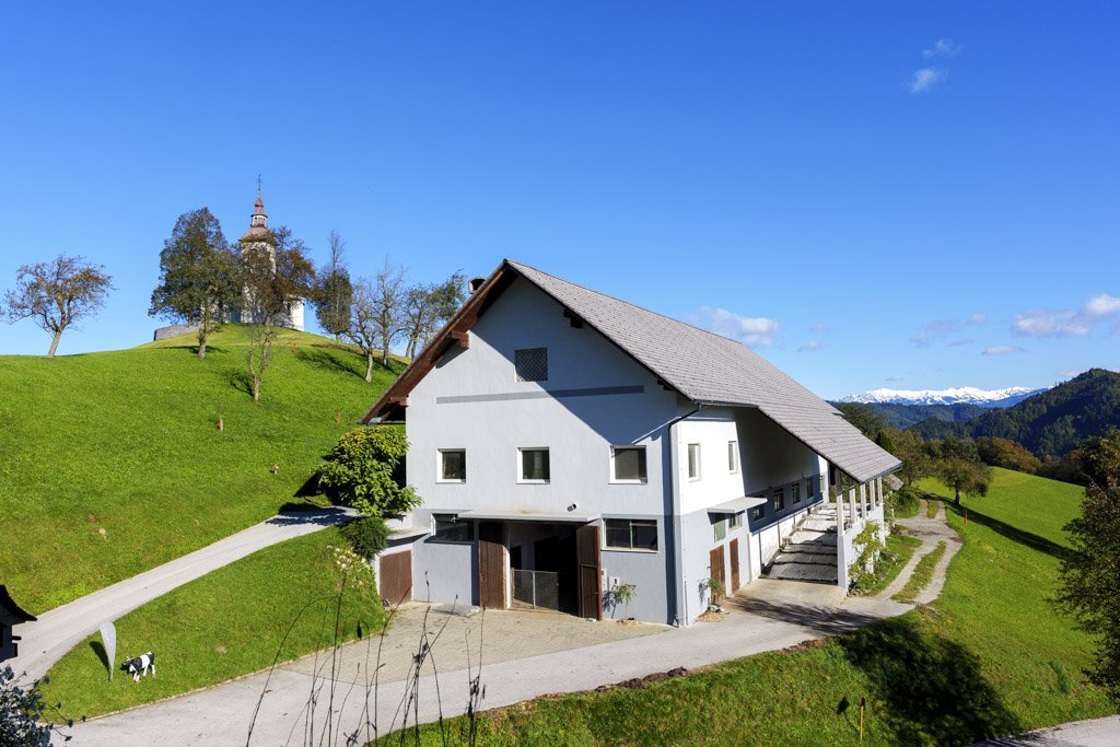 Apartmaji Pr’Smolet, in posizione idilliaca sopra Škofja Loka.
Agriturismi in Slovenia.