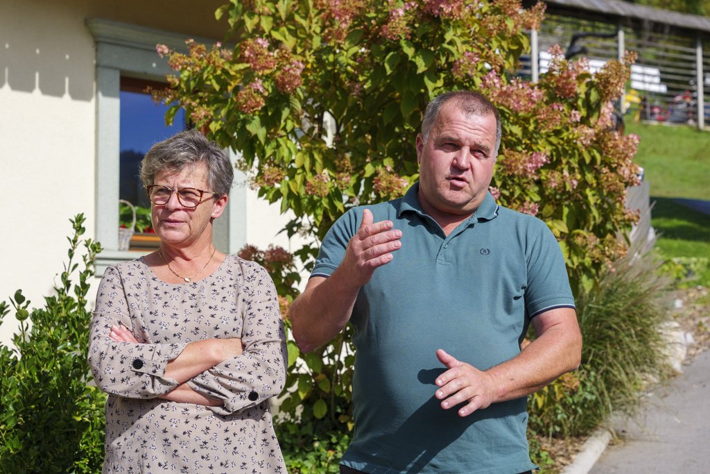 Jože e Damjana ci accolgono all'agriturismo Mulej.
Agriturismi in Slovenia.