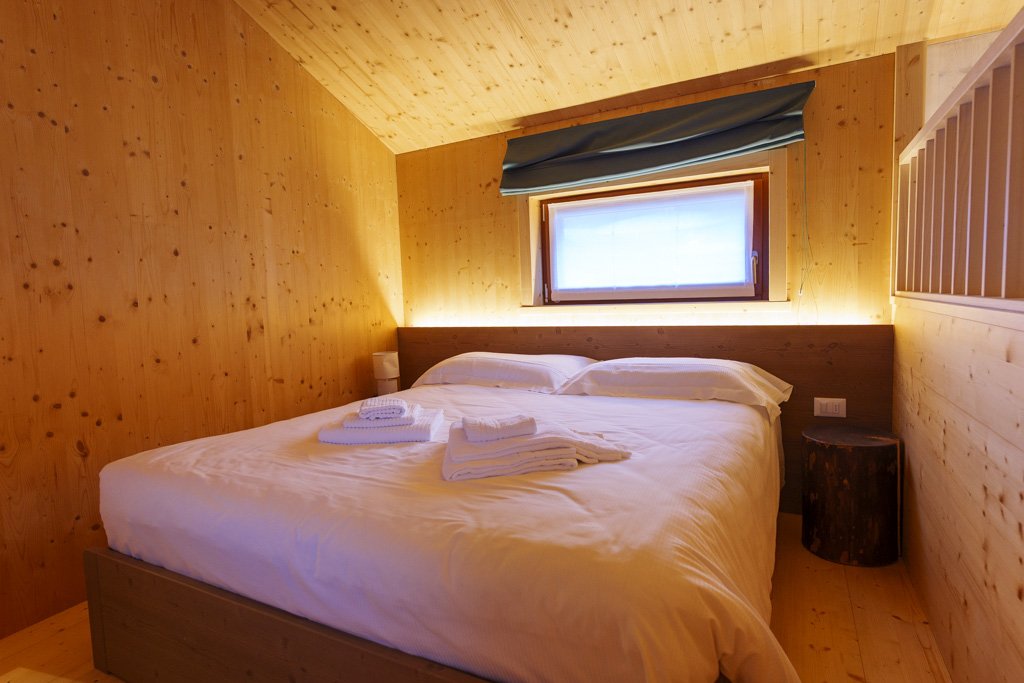 La nostra camera da letto tutta in legno. Albergo diffuso di Sutrio.