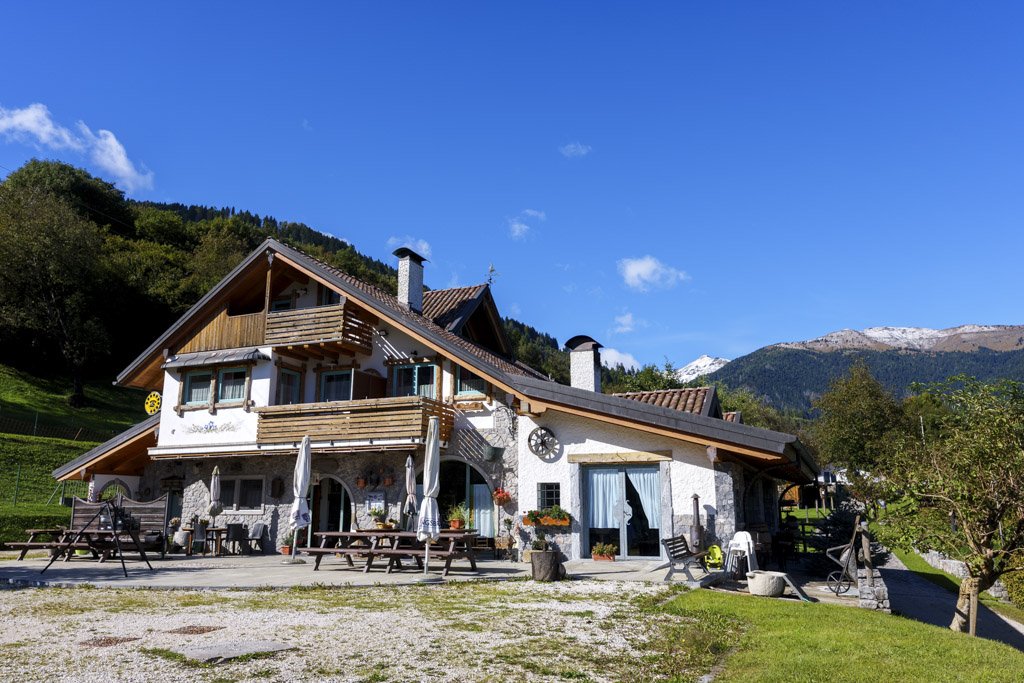 La splendida posizione dell'Agriturismo Naunal.