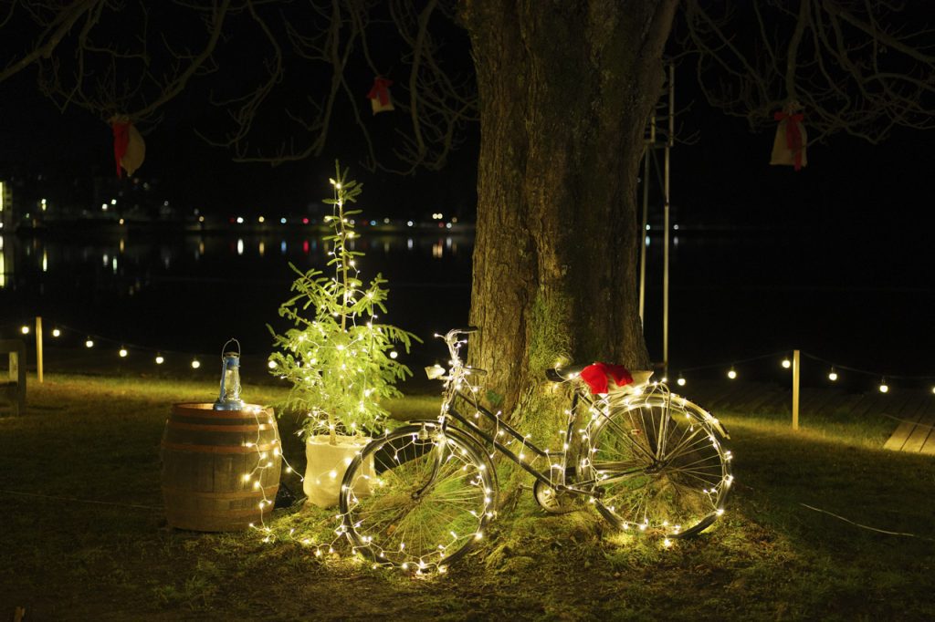 Le bellissime illuminazioni del Parco delle Fiabe di Bled.
