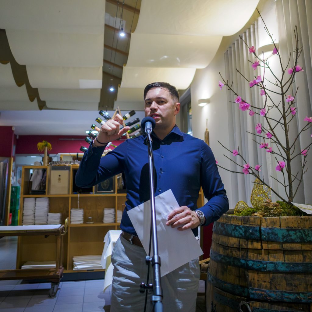 Il sommelier Miralem Junuzović ci spiega gli abbinamenti della serata.