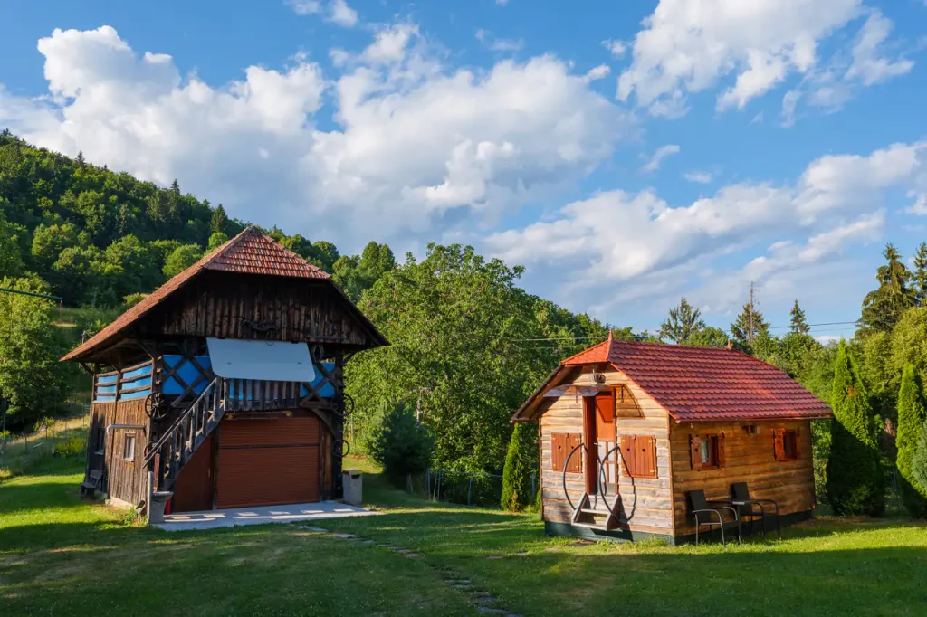 Litija e GEOSS, il cuore geografico della Slovenia: esperienze uniche nelle viscere della terra e tra le fronde degli alberi 16 Turismo rurale alla Kmetija Lavrič nel centro della Slovenia.