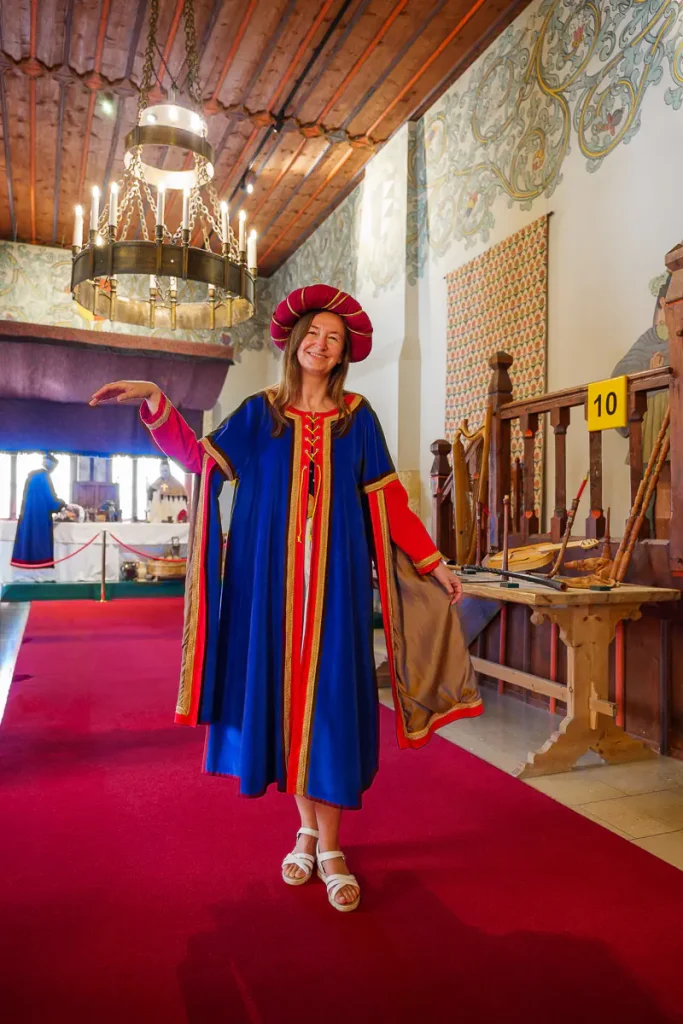 Cosa vedere a Werfen e dintorni: itinerario di 2 giorni nel Salisburghese 6 Vestita come una dama d'altri tempi al castello di Mauterndorf!