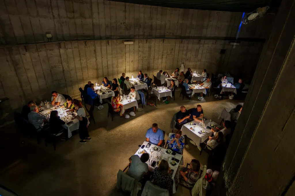 Slovenia insolita: Zasavje, le città minerarie di Trbovlje e Hrastnik e una cena fuori dagli schemi 6 L'ambiente super suggestivo per la cena nella ciminiera di Trbovlje.