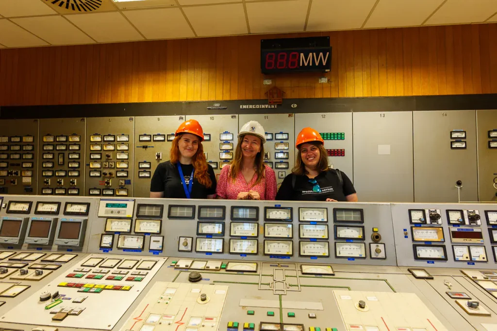 Slovenia insolita: Zasavje, le città minerarie di Trbovlje e Hrastnik e una cena fuori dagli schemi 8 All'interno della sala di comando dell'ex centrale elettrica di Trbovlje.