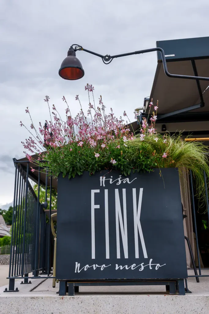 Mangiare e dormire in Dolenjska: la nostra guida tra gusto e relax autentico 7 Hiša Fink è sinonimo di buona cucina a Novo mesto.